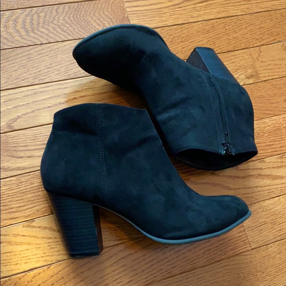 Old Navy Black Ankle Boots - 9